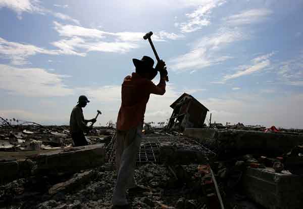 スマトラ島沖地震：12月の津波被災地（2005年４月３日）