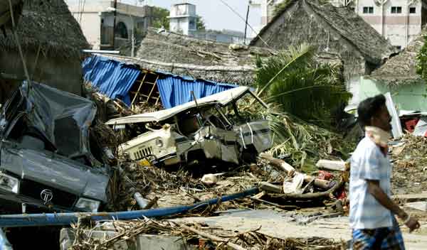 スマトラ島沖地震・インド洋巨大津波の被害（2004年12月28日撮影）