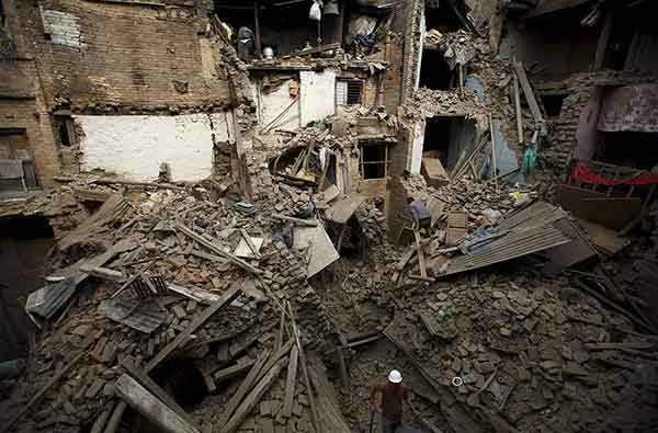 ネパールでM7.8の地震　発生から一夜　被害甚大