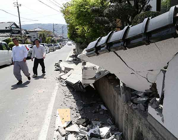 熊本で震度７の地震：益城町で大きな被害