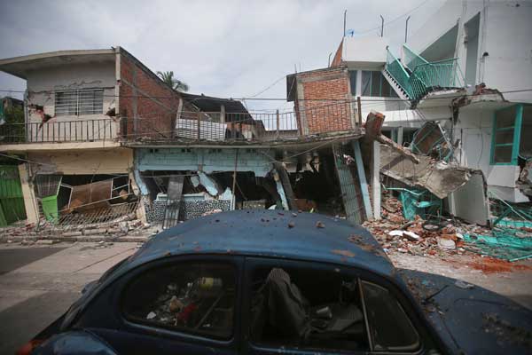 メキシコでM7.1の地震 230人以上が死亡