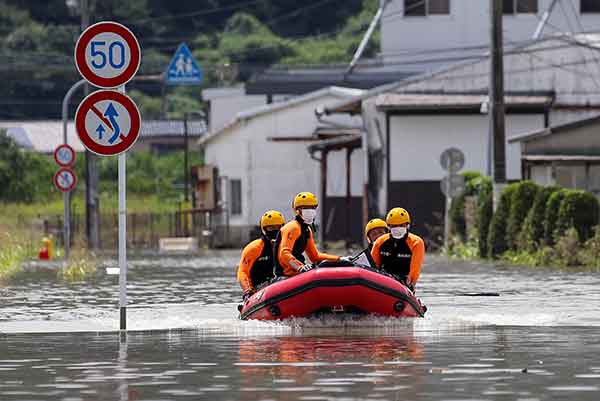 大雨による浸水被害＝2021年8月15日、佐賀県武雄市