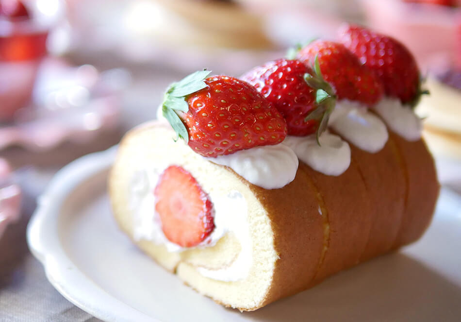 イチゴのロールケーキ