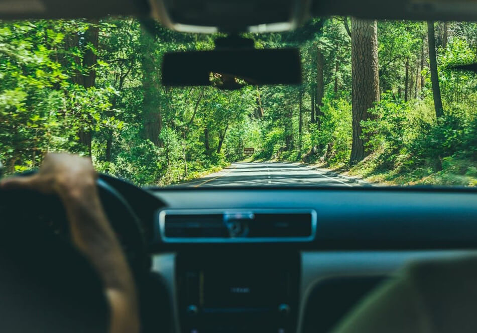 排出したCO2をカーボンオフセットできる配車アプリ「Facedrive」(外部サイト)